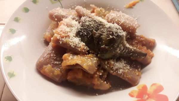 Paccheri integrali di farro, Carciofi e vellutata di zucca