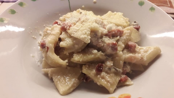 Maltagliati gorgonzola, speck e noci