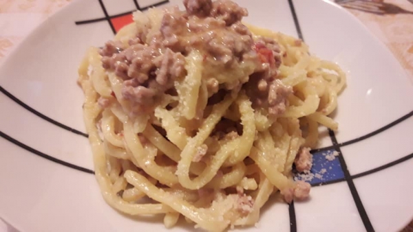 Scialatielli al rag&ugrave;, carne e pomodorini 