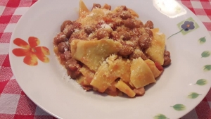 Gnocchi di patate al sugo ... e mozzarella