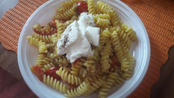 Fusilli macinato di suino, pomodorini, cipolla e ricotta