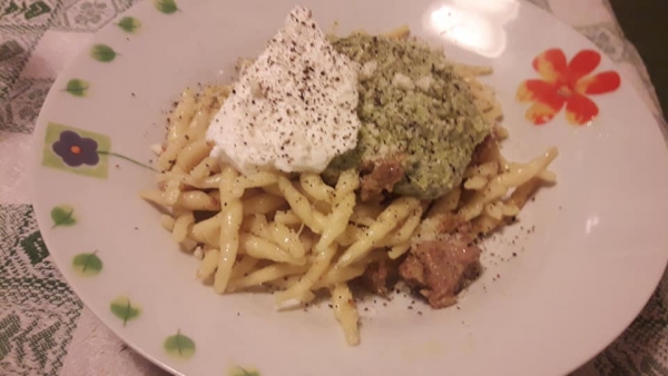 Trofie pesto,ricotta e salsiccia