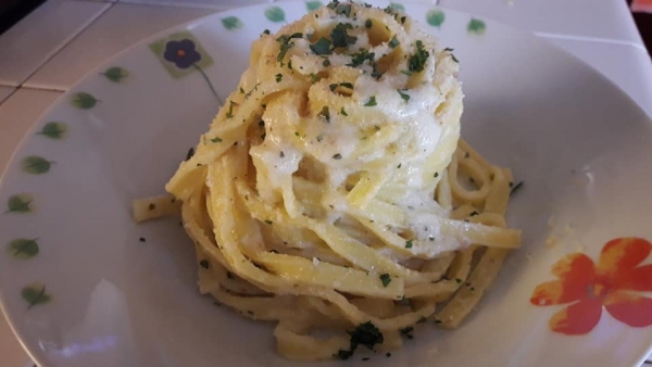 Tagliatelle al limone e crema di latte