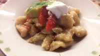 Gnocchi di peperoni con pomodorini, ricotta e basilico